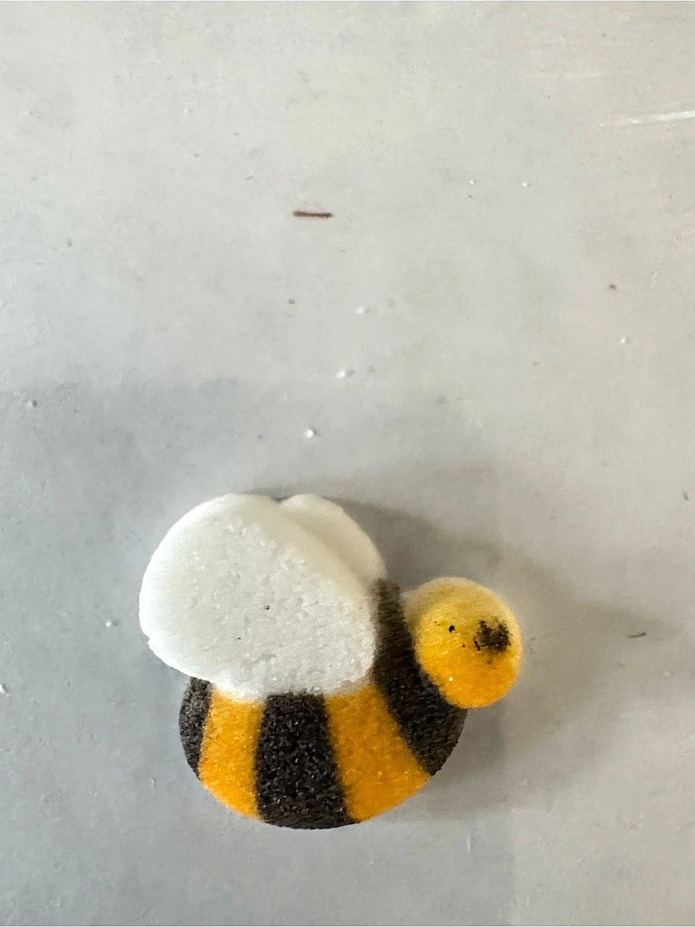 Luck's 4522 Bees 3 - 12-Piece Bee Sugar Decorations NWT